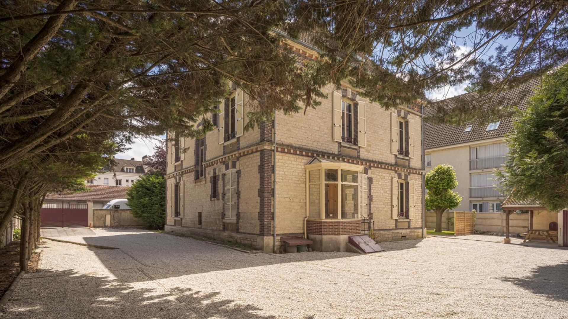 Bonappart 12 - Charme Napoleonien & Confort Troyes Exterior foto